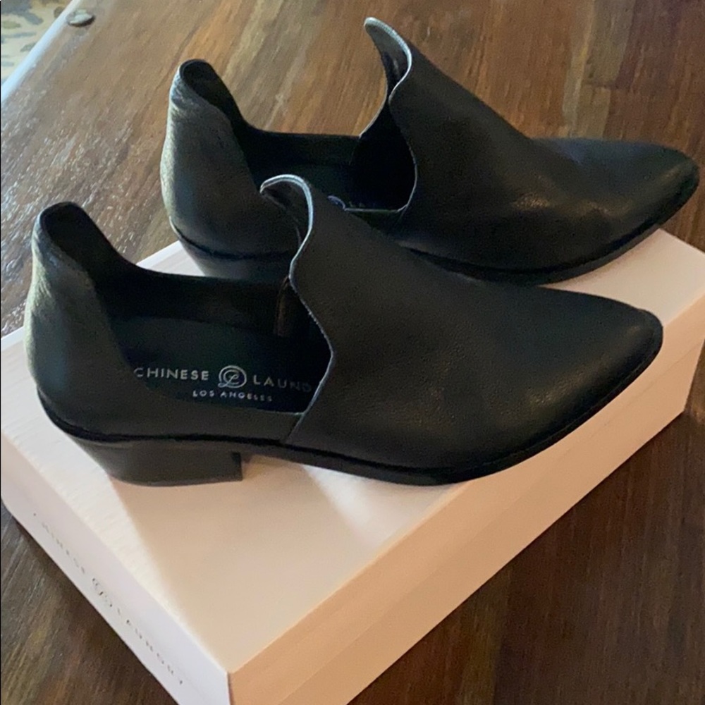 Black womens booties size 6.5